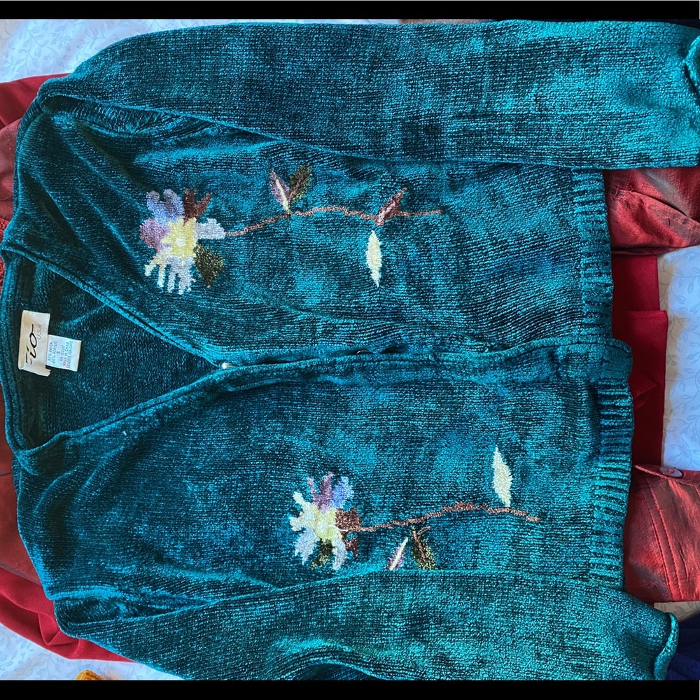 Sweater - Picture 2 of 4